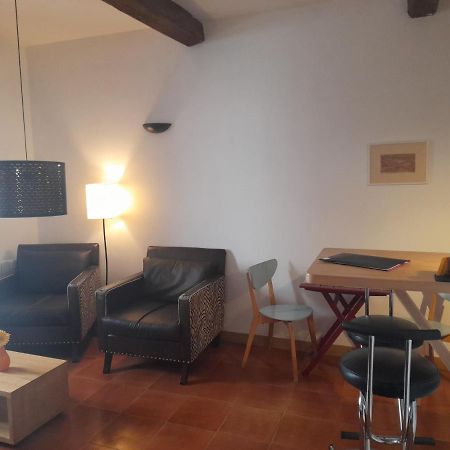 Les Studios De St Guilhem Saint-Guilhem-le-Desert Esterno foto