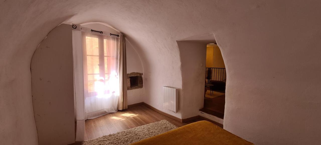 Les Studios De St Guilhem Saint-Guilhem-le-Desert Esterno foto