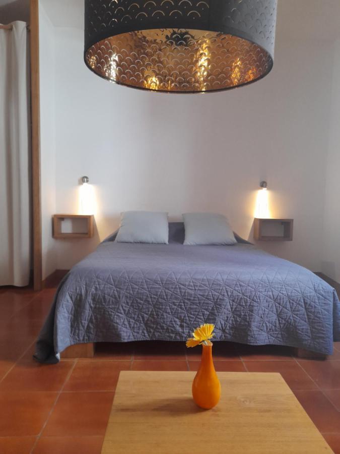 Les Studios De St Guilhem Saint-Guilhem-le-Desert Esterno foto