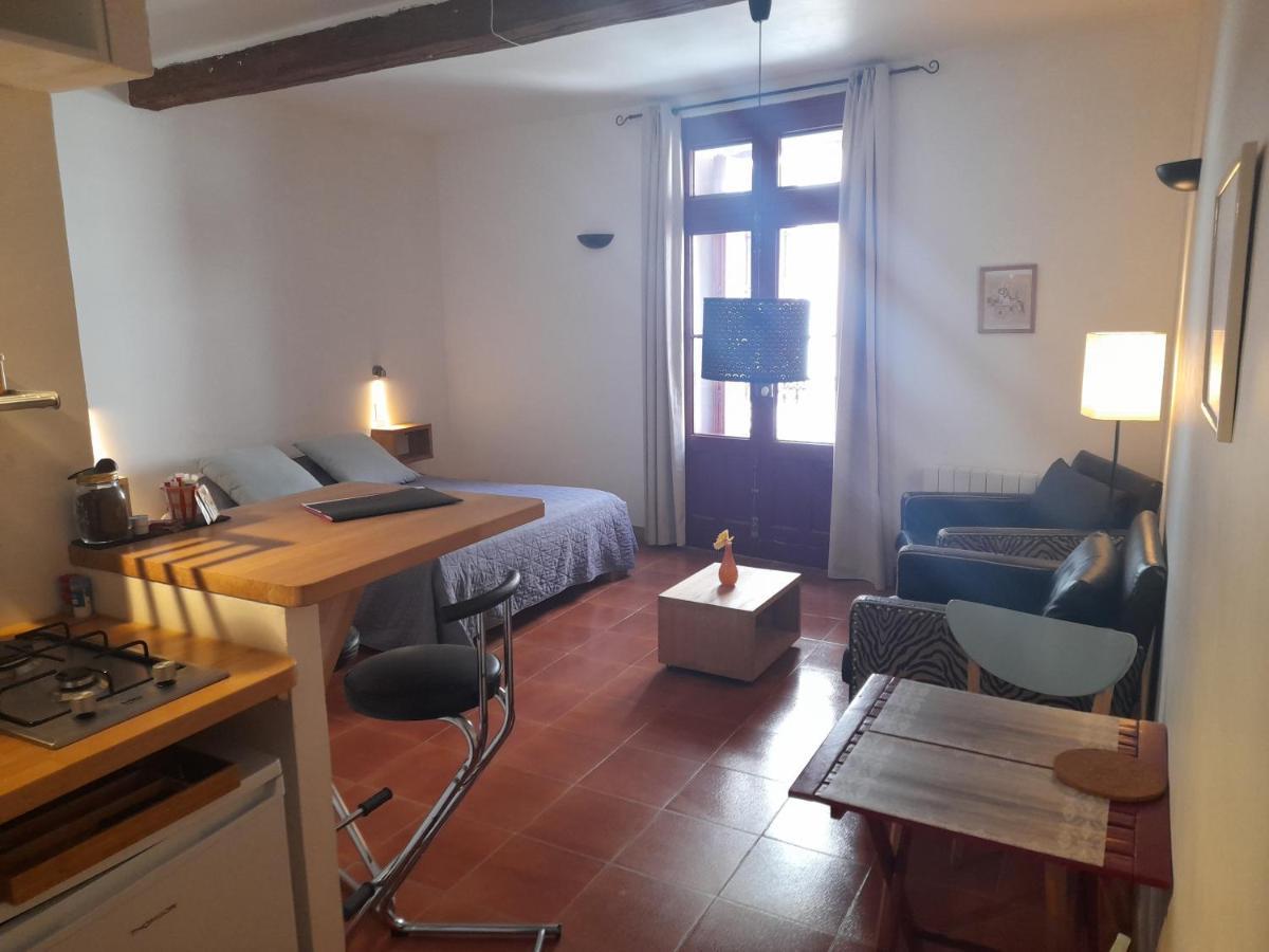 Les Studios De St Guilhem Saint-Guilhem-le-Desert Esterno foto