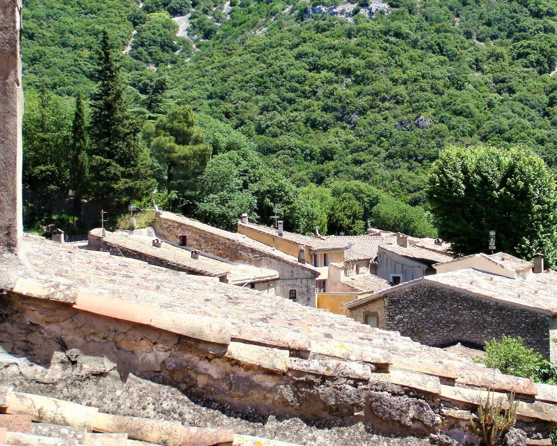 Les Studios De St Guilhem Saint-Guilhem-le-Desert Esterno foto